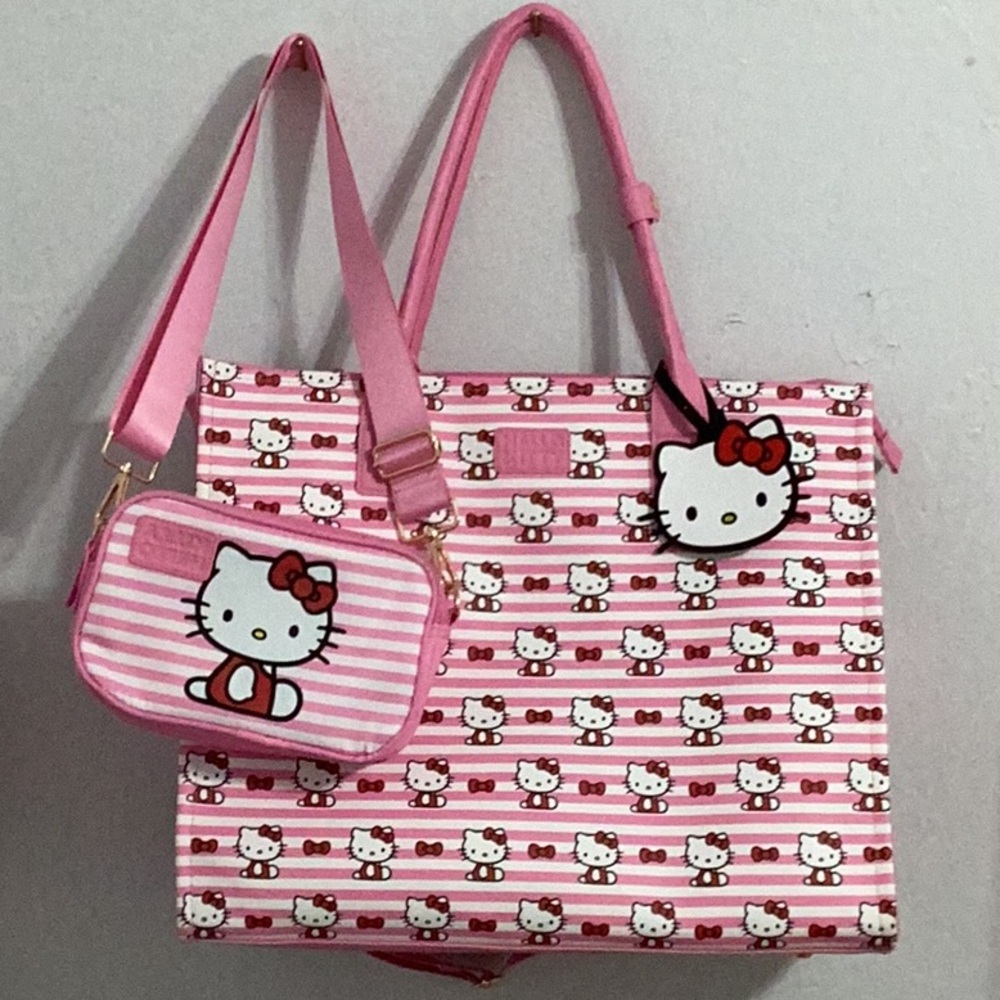 HELLO KITTY  Sanrio x BIOWORLD Three Piece Travel Bag Set